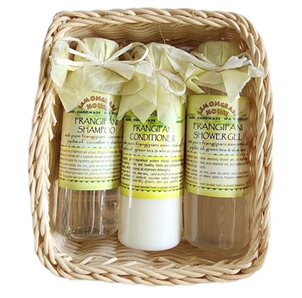 Подарочный набор Lemongrass House с ароматом франжипани (плюмерии) — шампунь, кондиционер и гель для душа (Нежность Франжипани)  в подарочной корзинке 