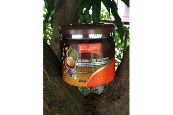 Лечебная маска для очень сухих и поврежденных волос «Бриллиантовый блеск» с маслом ореха макадамии от Lolane Natura, Hair Treatment For Diamond Shine Booster Macadamia Butter, 250 гр
