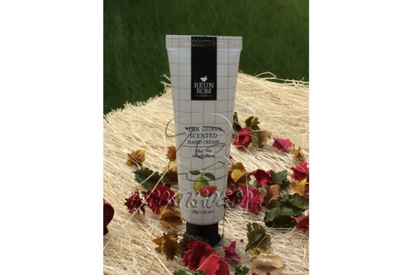 Антивозрастной, осветляющий крем для рук «Розовая Гуава» от Reunrom, Pink Guava Scented Hand Cream, 30 гр