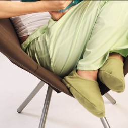 Нагревающие травяные тапочки от усталости ног Gaya Herbal Booties