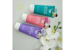 Пенка для умывания лица с муцином улитки и экстрактами ягод от Cathy Doll White Cushion 120 мл.